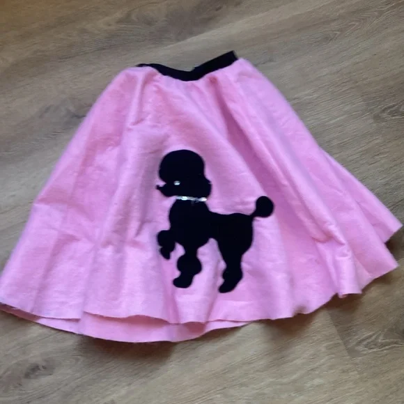 Little girls, pink and black poodle skirt Halloween costume